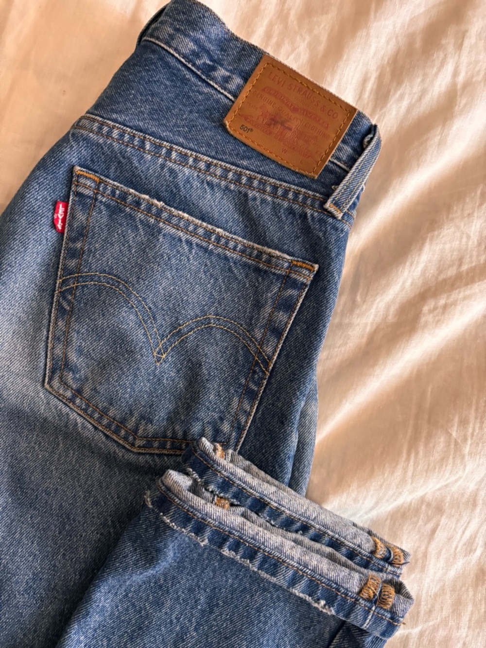 Levi's Women's 501 Original Straight Leg Blue Denim Jeans Medium Wash